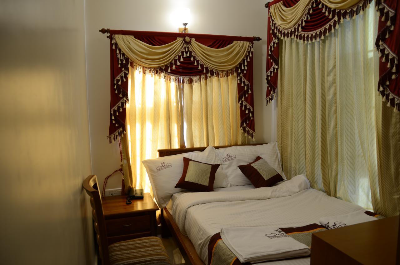 Hotel Vasantham Palace Ooty Exterior photo