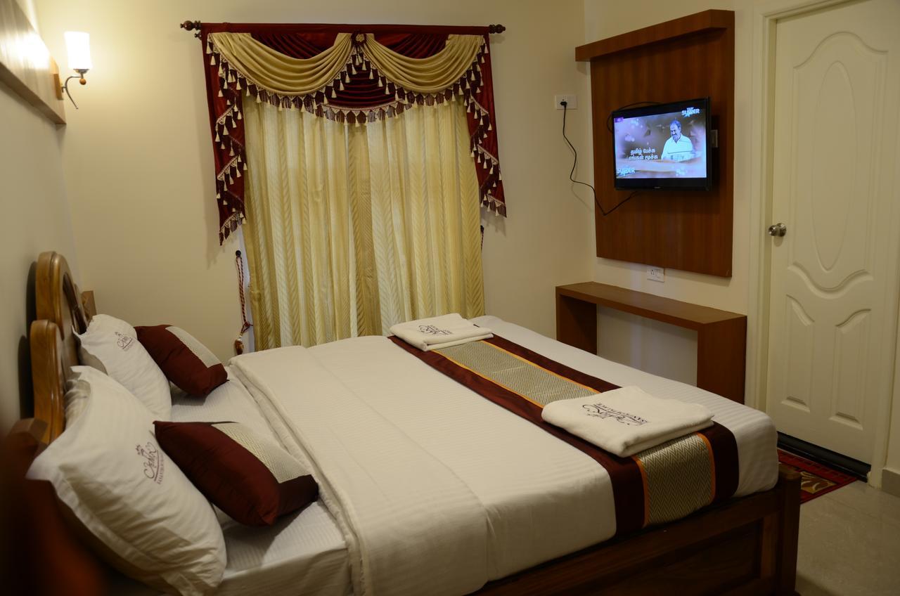 Hotel Vasantham Palace Ooty Exterior photo